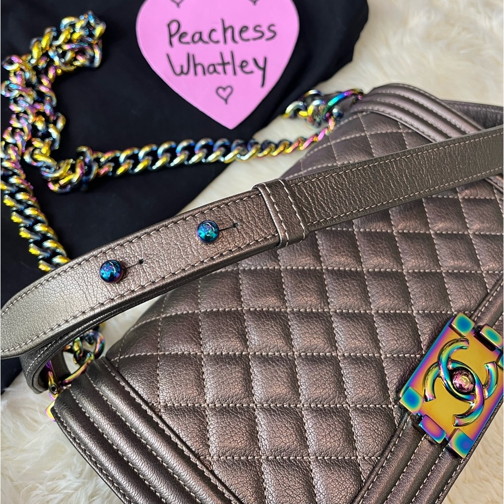 SOLD through ZELLE‼️ Chanel bronze iridescent mermaid boy bag old medium
